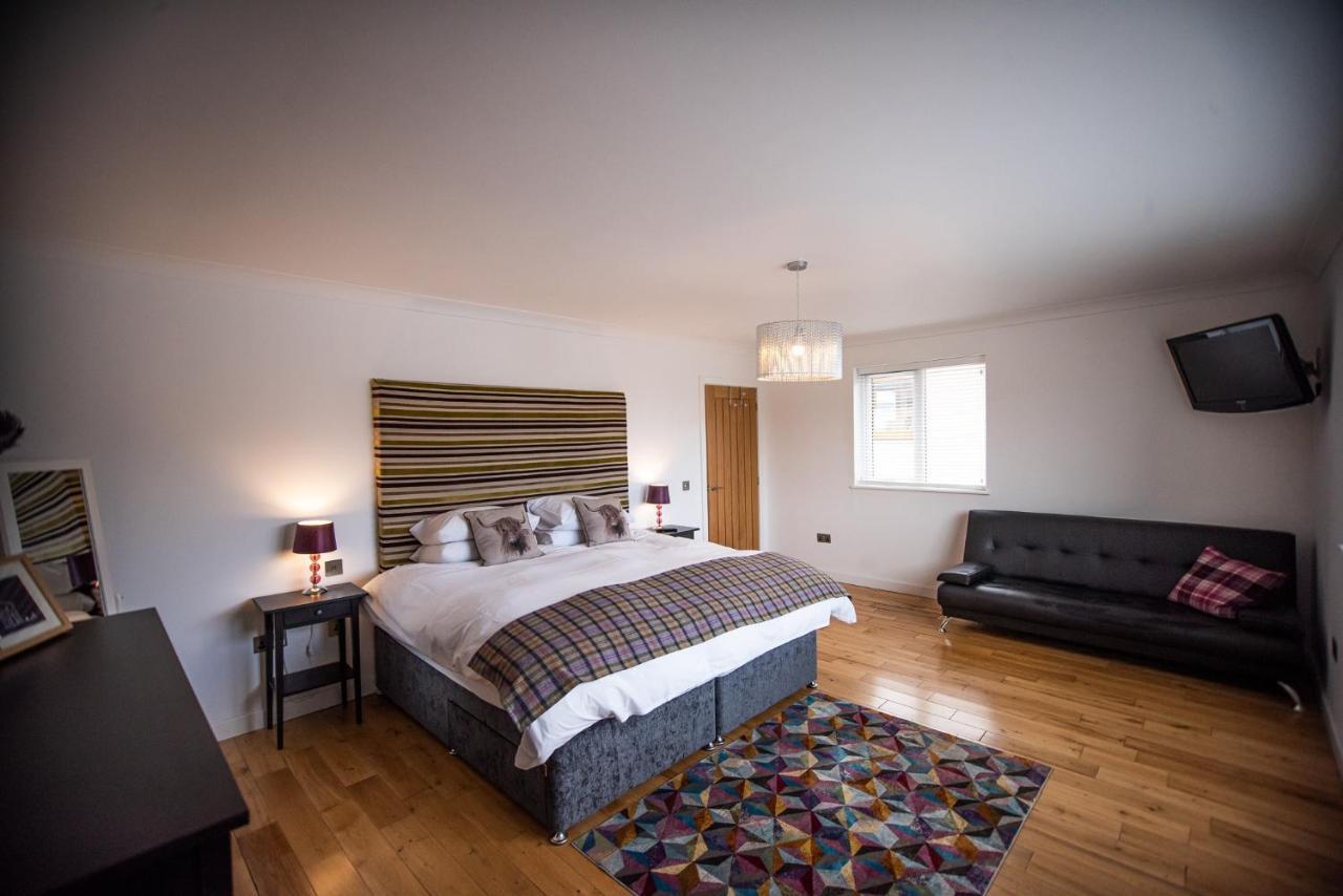 Charming 1Br Cottage With Garden, Spacious Rooms - Part Of Langley Serviced Apartments Several Properties In Wick Wick  Luaran gambar