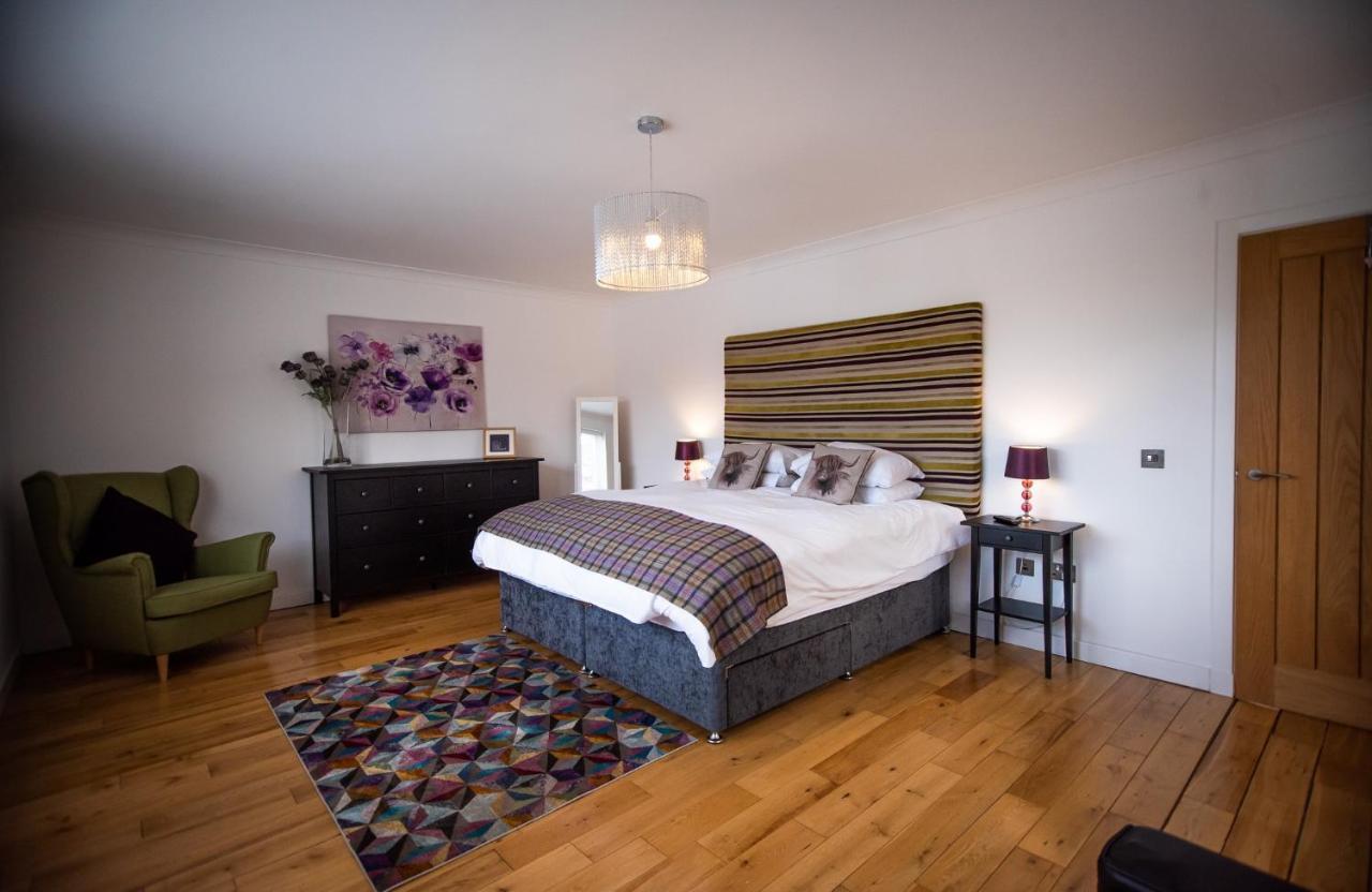Charming 1Br Cottage With Garden, Spacious Rooms - Part Of Langley Serviced Apartments Several Properties In Wick Wick  Luaran gambar