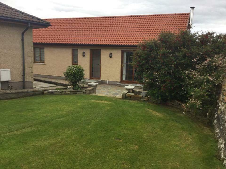 Charming 1Br Cottage With Garden, Spacious Rooms - Part Of Langley Serviced Apartments Several Properties In Wick Wick  Luaran gambar